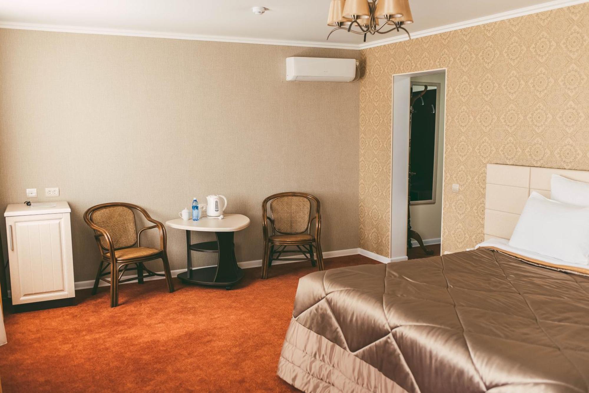 Dostyq Kokshetau Hotel Exterior photo